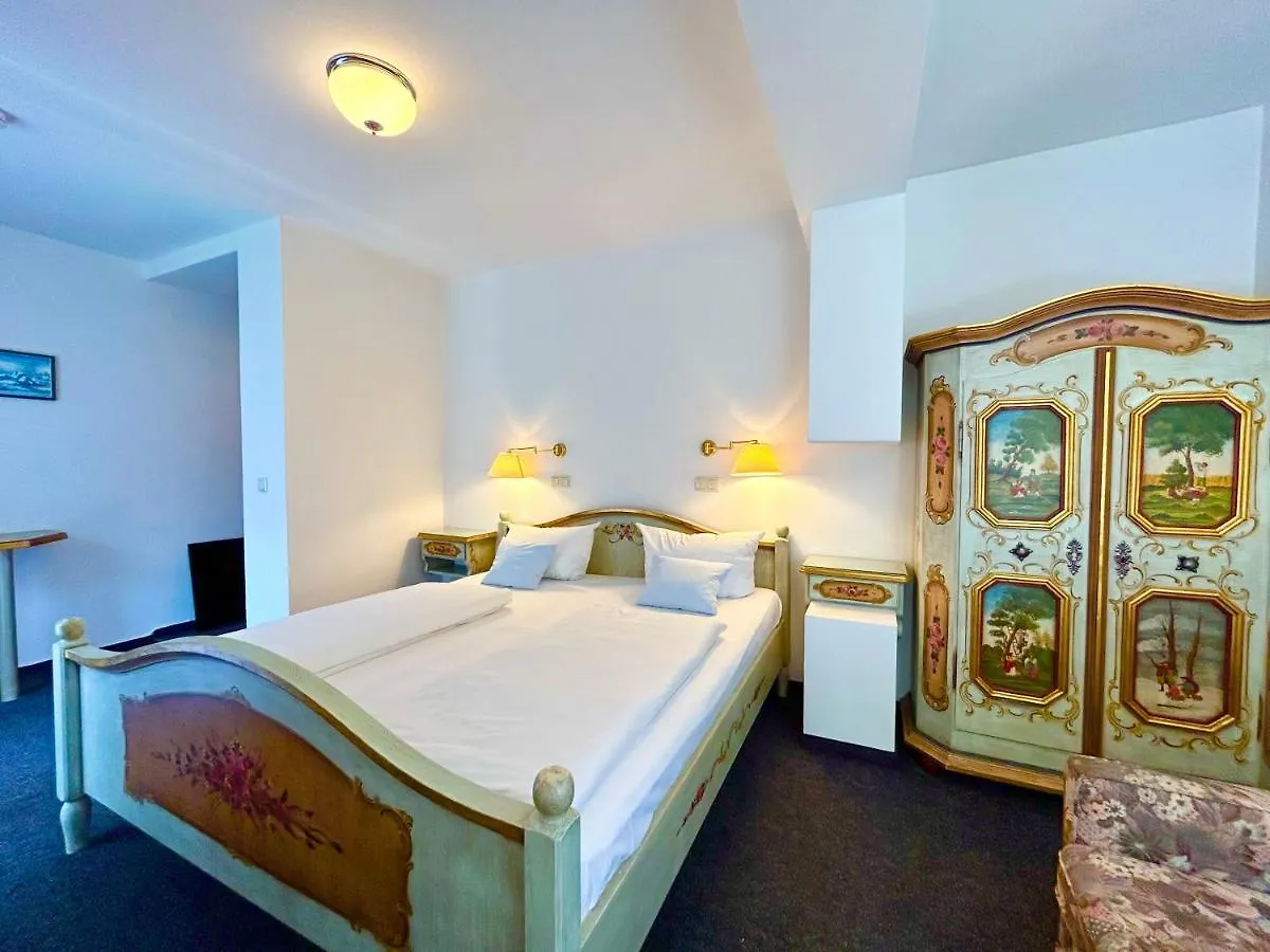Hotel Bergland Grainau 3*,